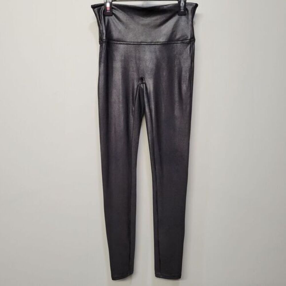 Spanx Leggings Medium Black Faux Leather No Center Seam Shaping Contoured Waist